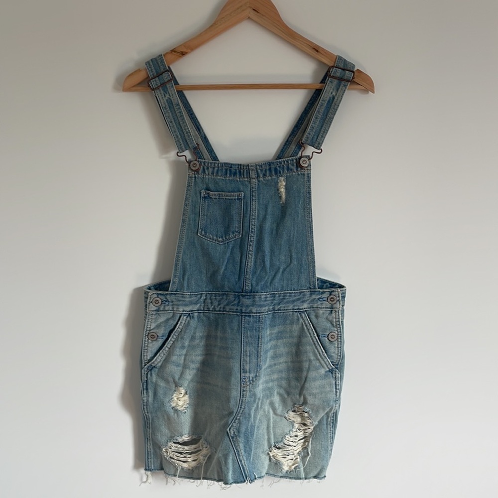 ⚪️HOLLISTER Distressed Jeans Skirt Overall